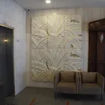 L Hotel At Broadway